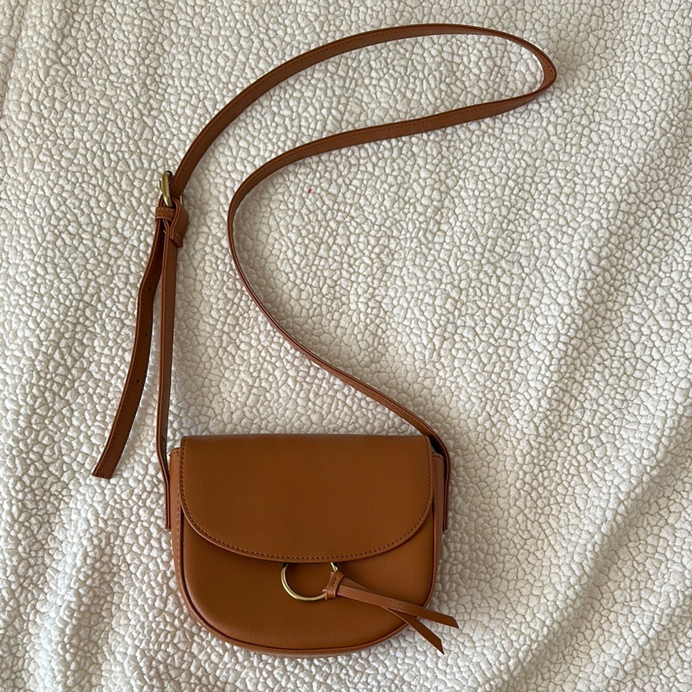 Elegant Tan Crossbody Bag